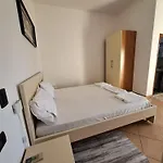 Otel Sirena Radhimë